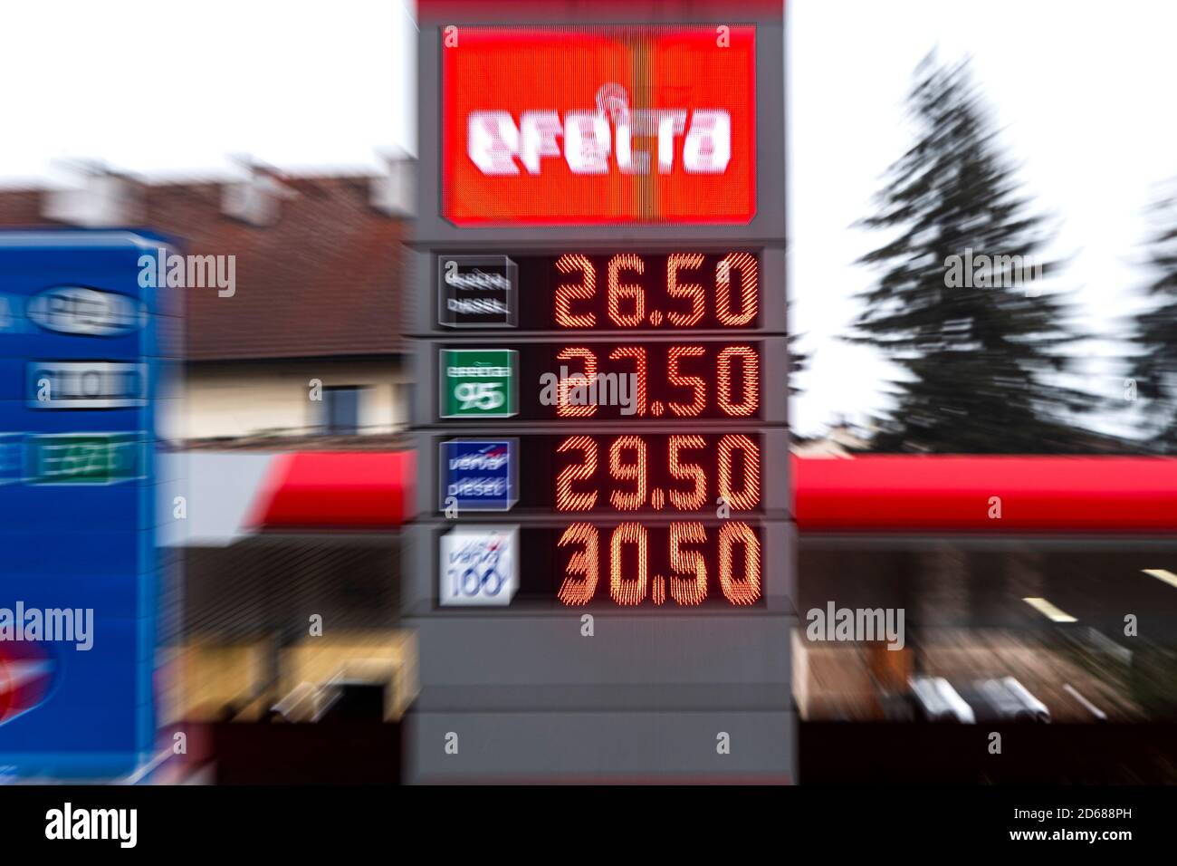 Nachod, Czech Republic. 15th Oct, 2020. A filling station in Nachod, Czech Republic, on October 15, 2020. The average price of the bestselling Natural 95 petrol rose by 11 hellers to Kc27.95 per litre over the past week and the price of diesel went up by 5 hellers to Kc27.09 per litre, according to data from company CCS. Credit: David Tanecek/CTK Photo/Alamy Live News Stock Photo
