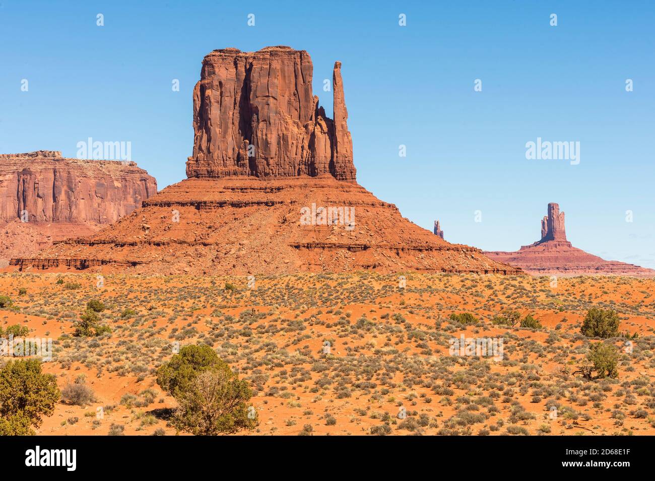 USA: the famous rock formations in Monument Valley, Arizona, typical landscape of the great American West Stock Photo