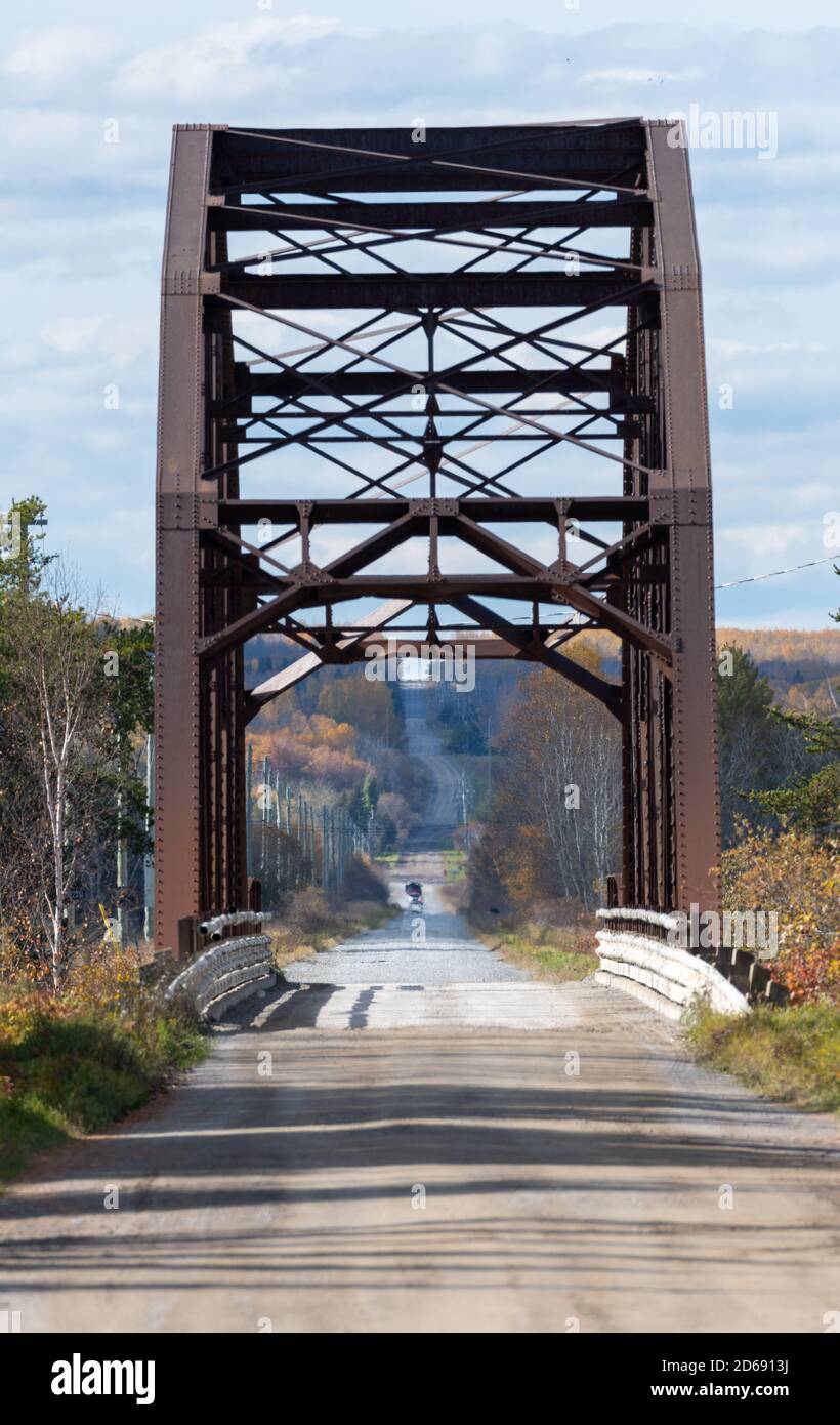 Steel truss arch hi-res stock photography and images - Alamy