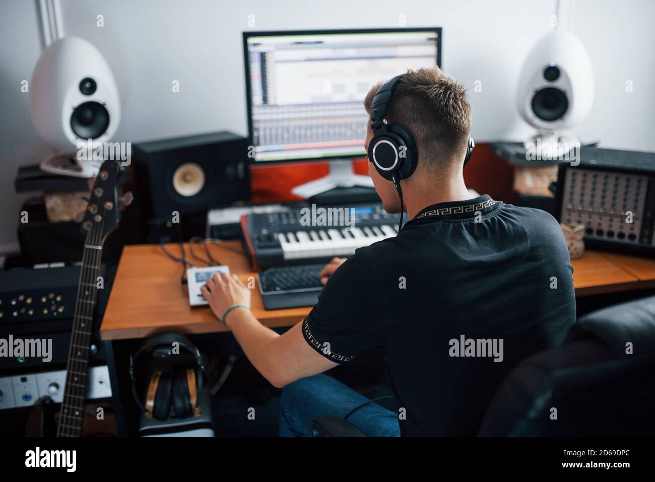 Studio Headphones for Sound Engineers: Essential Picks