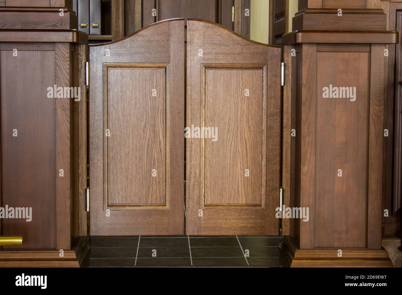 Western saloon swinging doors, wooden brown doors Stock Photo Alamy