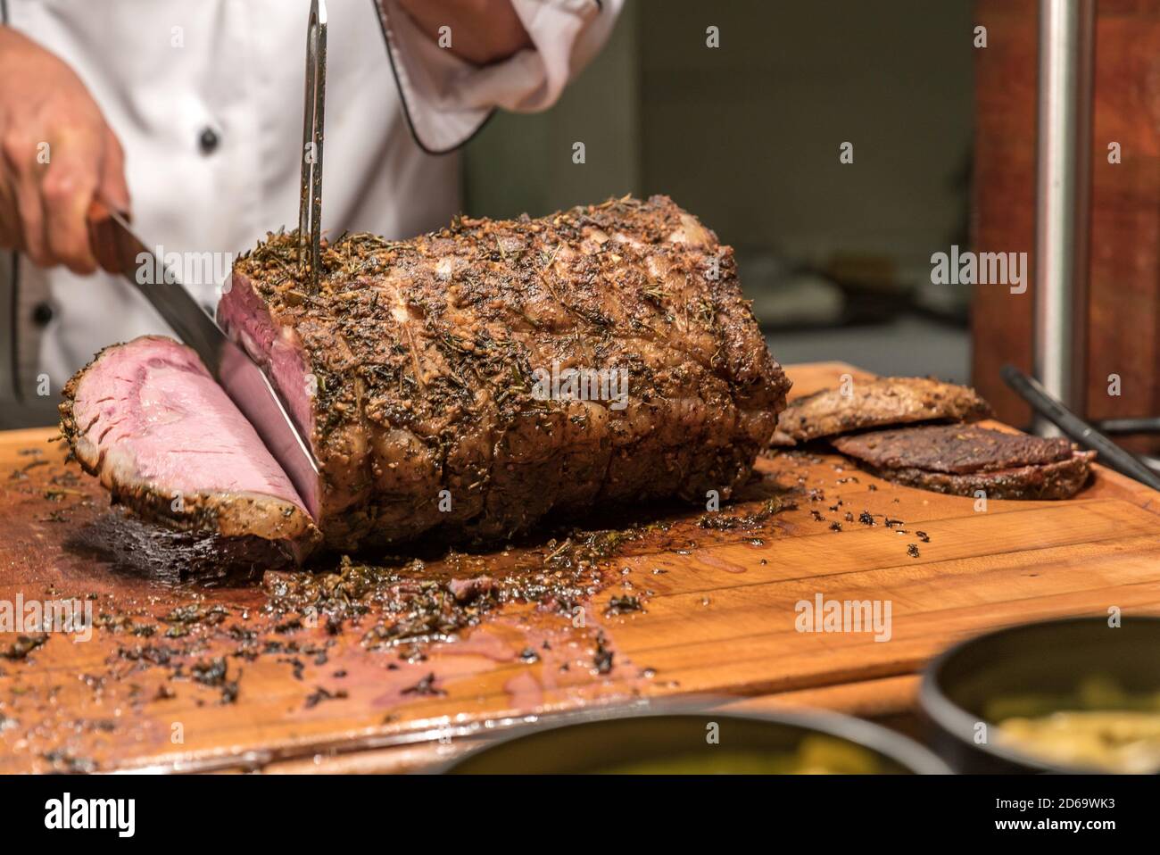 Carving of Wagyu beef roast Stock Photo Alamy