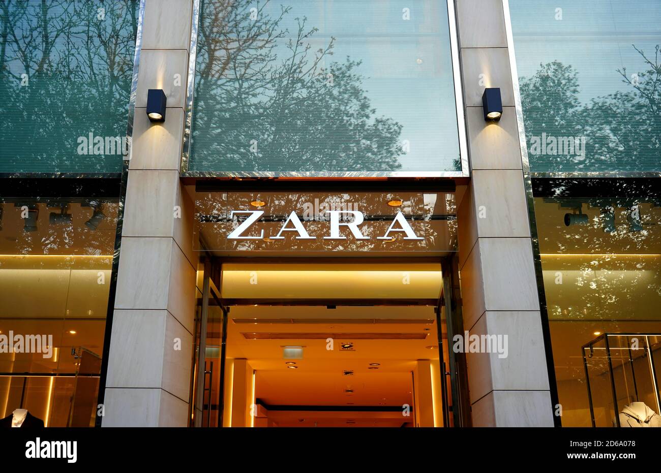 Exterior view of a Zara chain store on Königsallee in Düsseldorf. Stock Photo