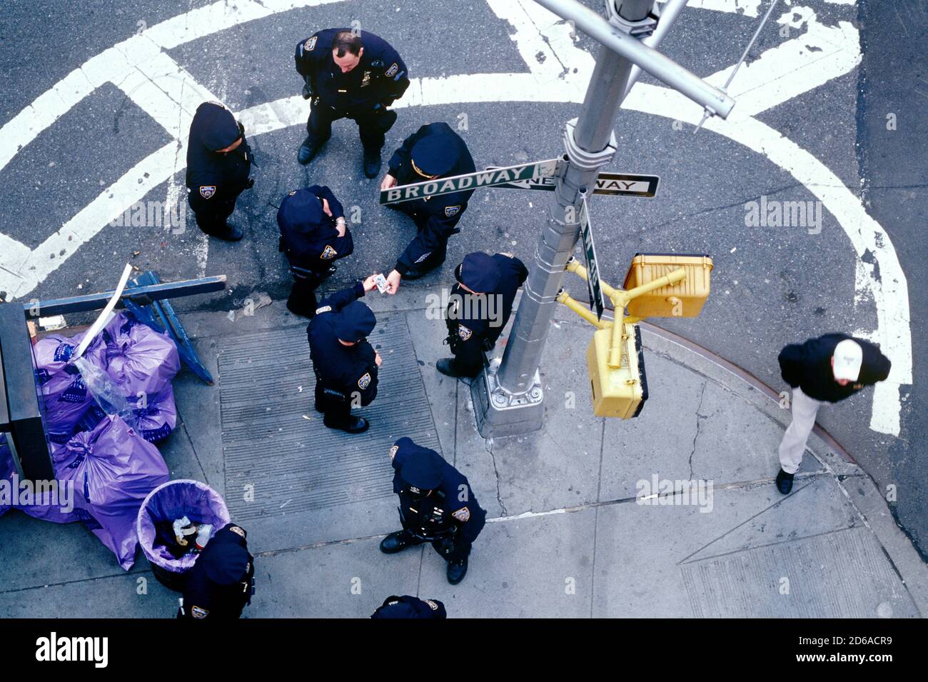 Police in Times Square, New York Stock Photo - Alamy