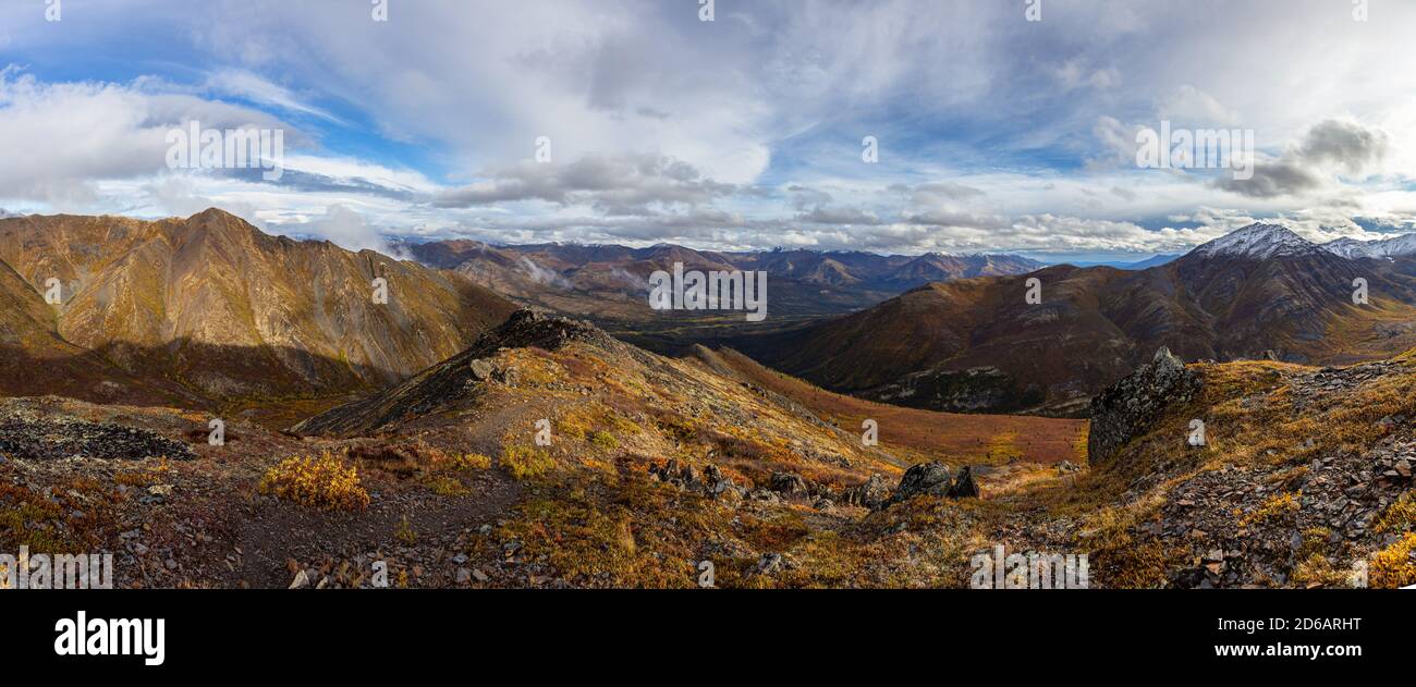 Aerial view snowy mountainside hi-res stock photography and images - Alamy