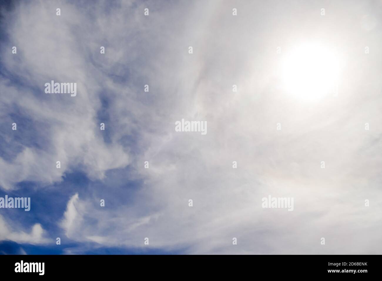 Sun With Circular Rainbow Sun Halo Occurring Due To Ice Crystals In Atmosphere Sun Halo Background Stock Photo Alamy