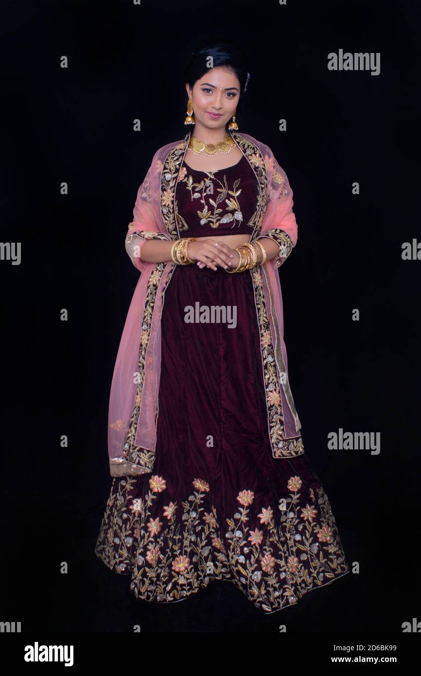 Portrait of young girl in Salwar Kameez an Indian Ethnic wear looking at camera. Full length shot Stock Photo - Alamy Portrait of young girl in Salwar Kameez an Indian Ethnic wear looking at camera. Full length shot Stock Photo - Alamy
