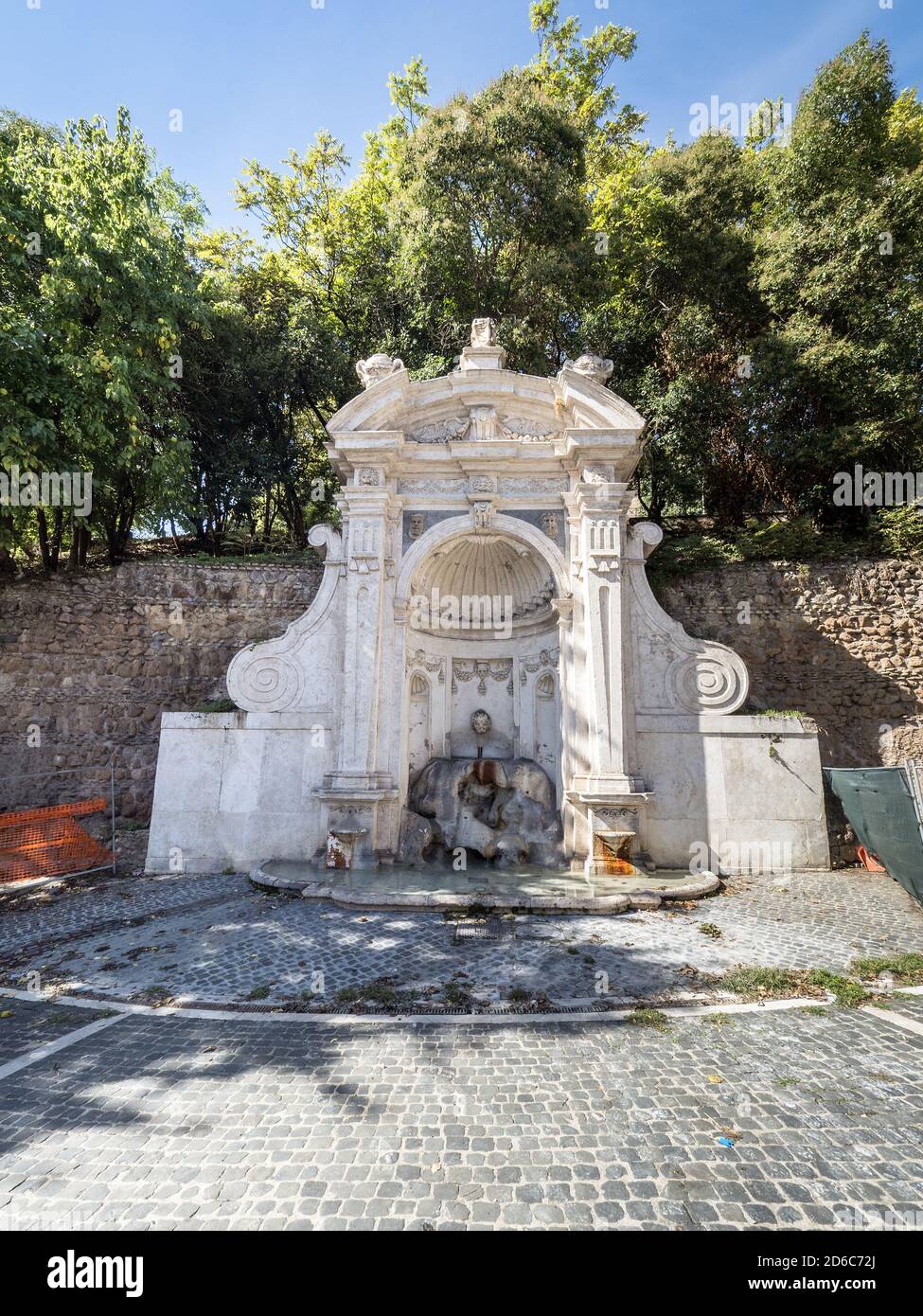 The ancient fountain of the Prison (fontana del Prigione) by Domenico Fontana in Trastevere - Rome, Italy Stock Photo