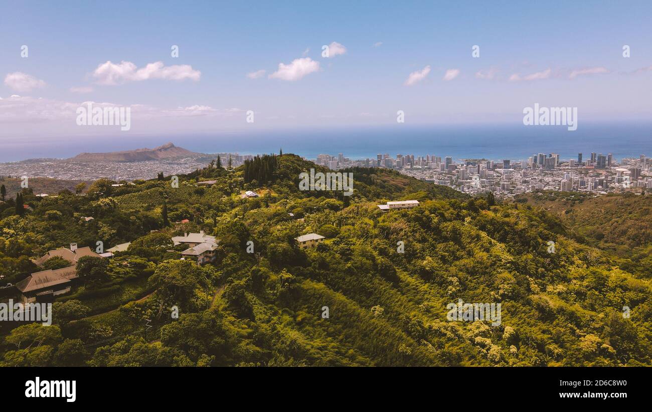 Aerial view green valley honolulu hi-res stock photography and images ...