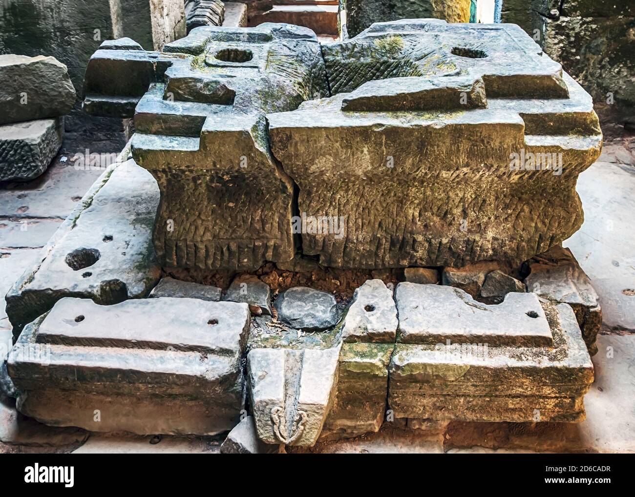 Shiva Lingam Stone. Linga-yoni. Banteay Srei Banteay Srey Siem Reap, Cambodia Ancient Khmer architecture. Stock Photo