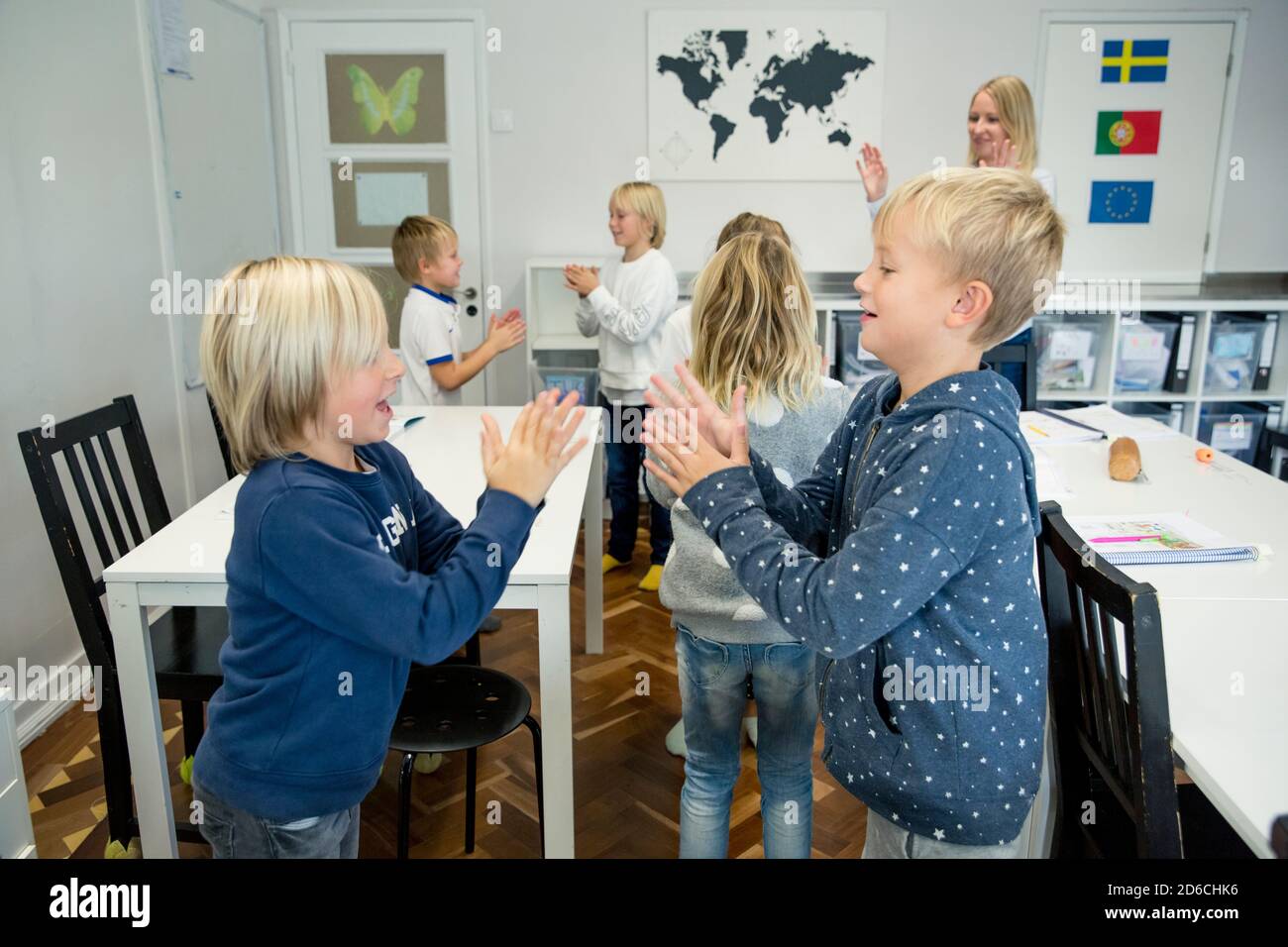 Children in classroom Stock Photo - Alamy