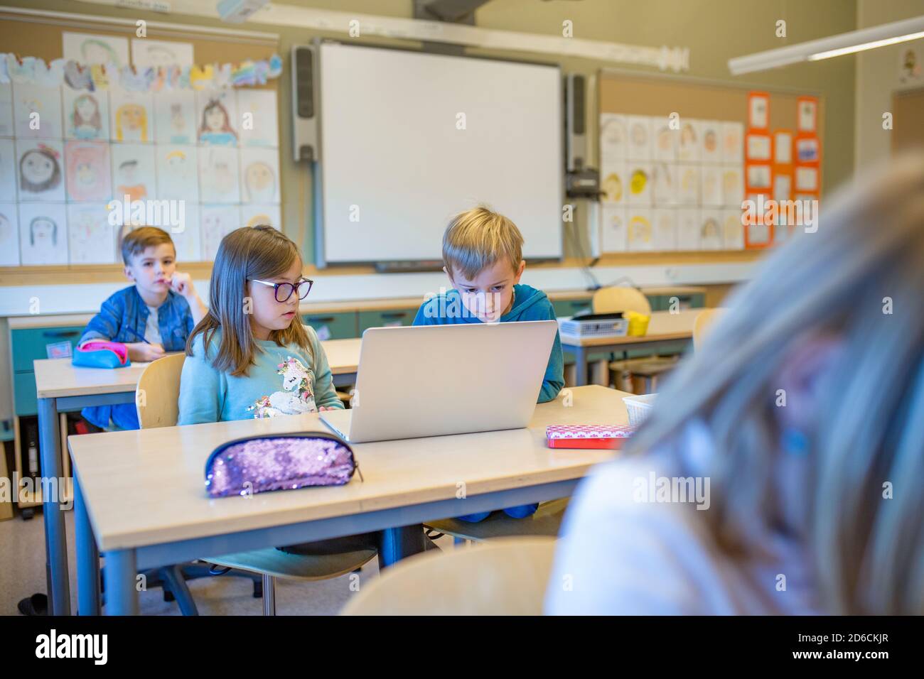 Children in classroom Stock Photo - Alamy