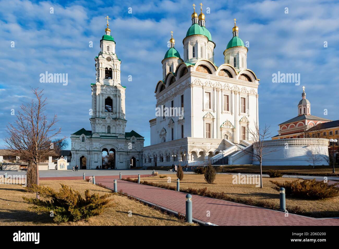 Астрахань по английски. Астрахань по английски. Астраханский кремль летом. Астрахань кремль сверху. Астраханский кремль.