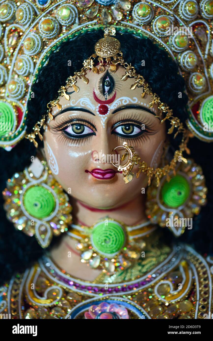 Artisan completed an idol of Devi Durga Maa ahead of Durga puja ...