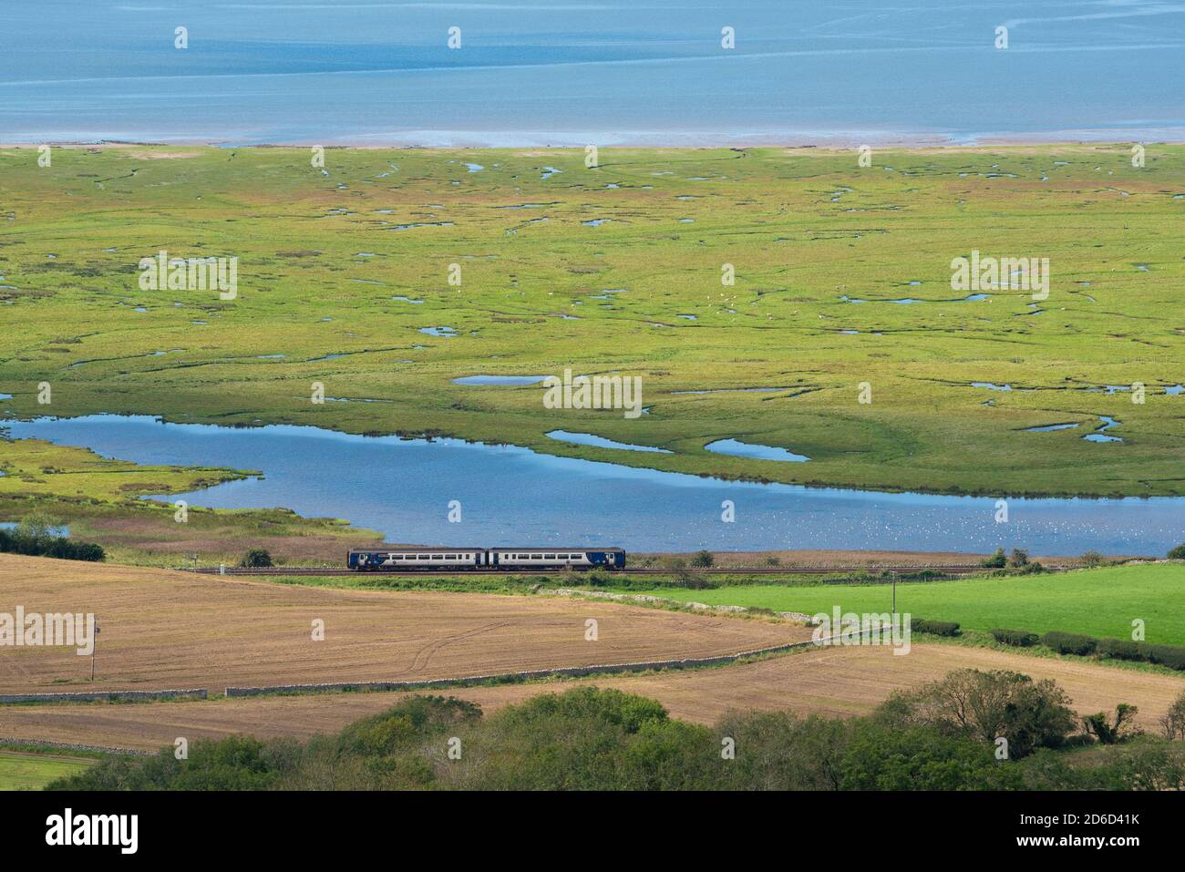 Rural railway crossing uk hires stock photography and images Alamy