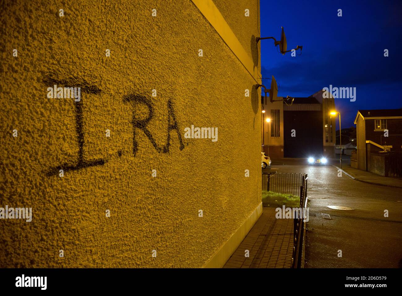 17.07.2019, Derry, Northern Ireland, United Kingdom - IRA graffiti on a wall, workers' housing estate in the Catholic district of Bogside. Derry is a Stock Photo