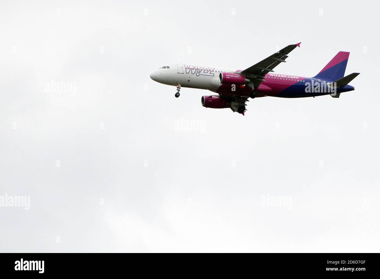 28.06.2020, Hannover, Lower Saxony, Germany - A320 of the airline Wizz Air. 00S200628D617CAROEX.JPG [MODEL RELEASE: NOT APPLICABLE, PROPERTY RELEASE: Stock Photo