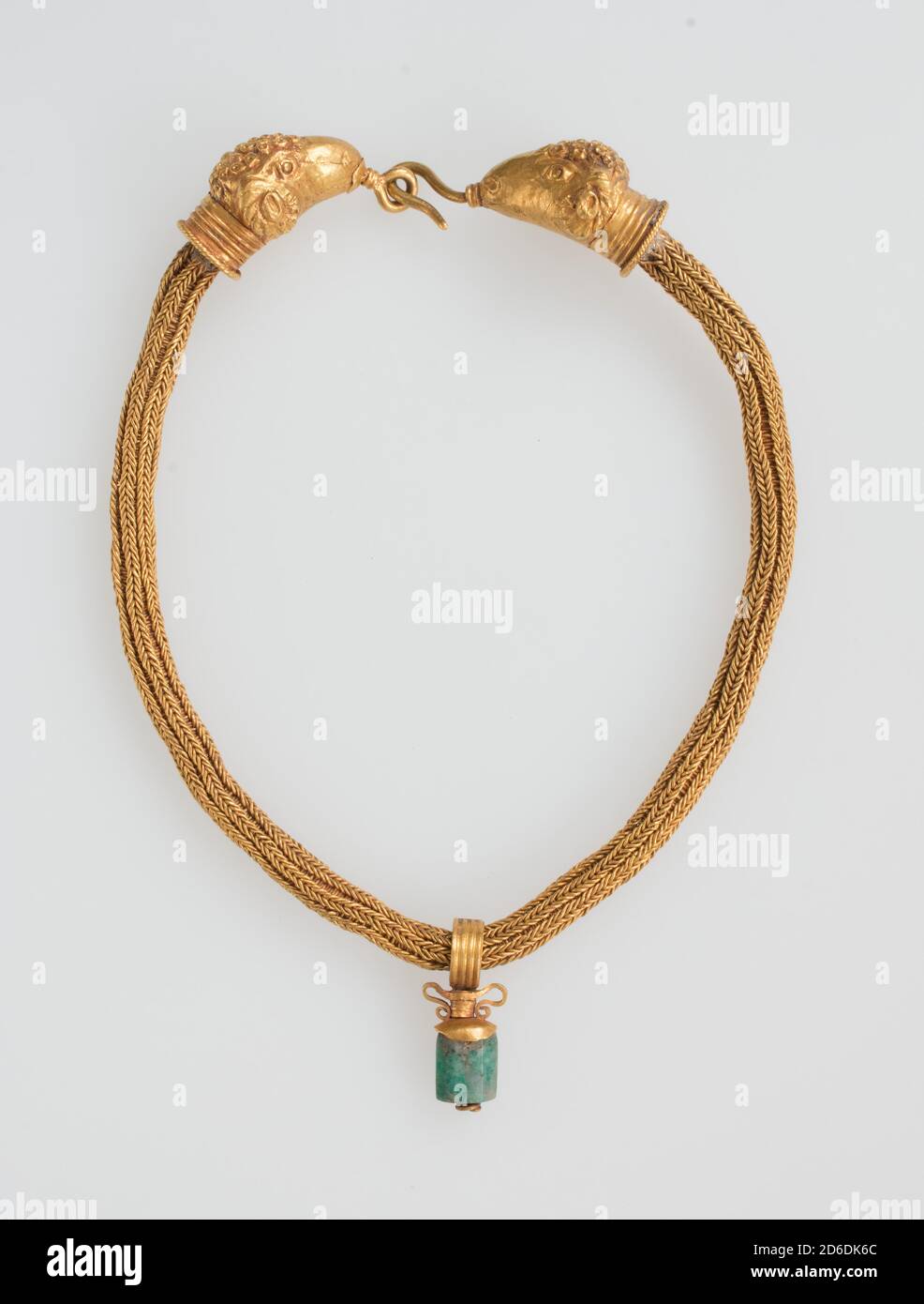 Gold Necklace with Amphora (Vase) Pendant, Byzantine, 4th century Stock  Photo - Alamy