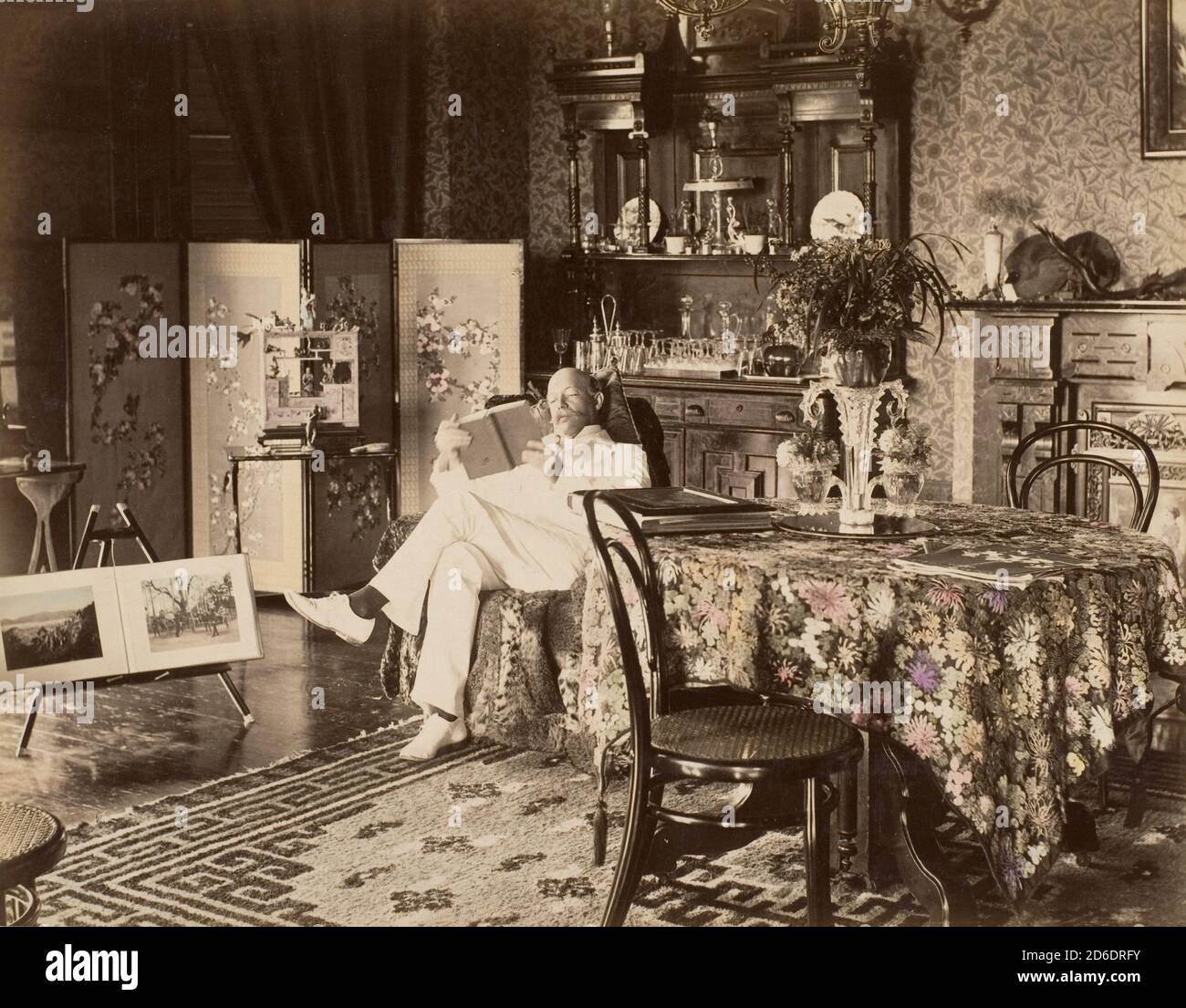American reading 1880s hi-res stock photography and images - Alamy