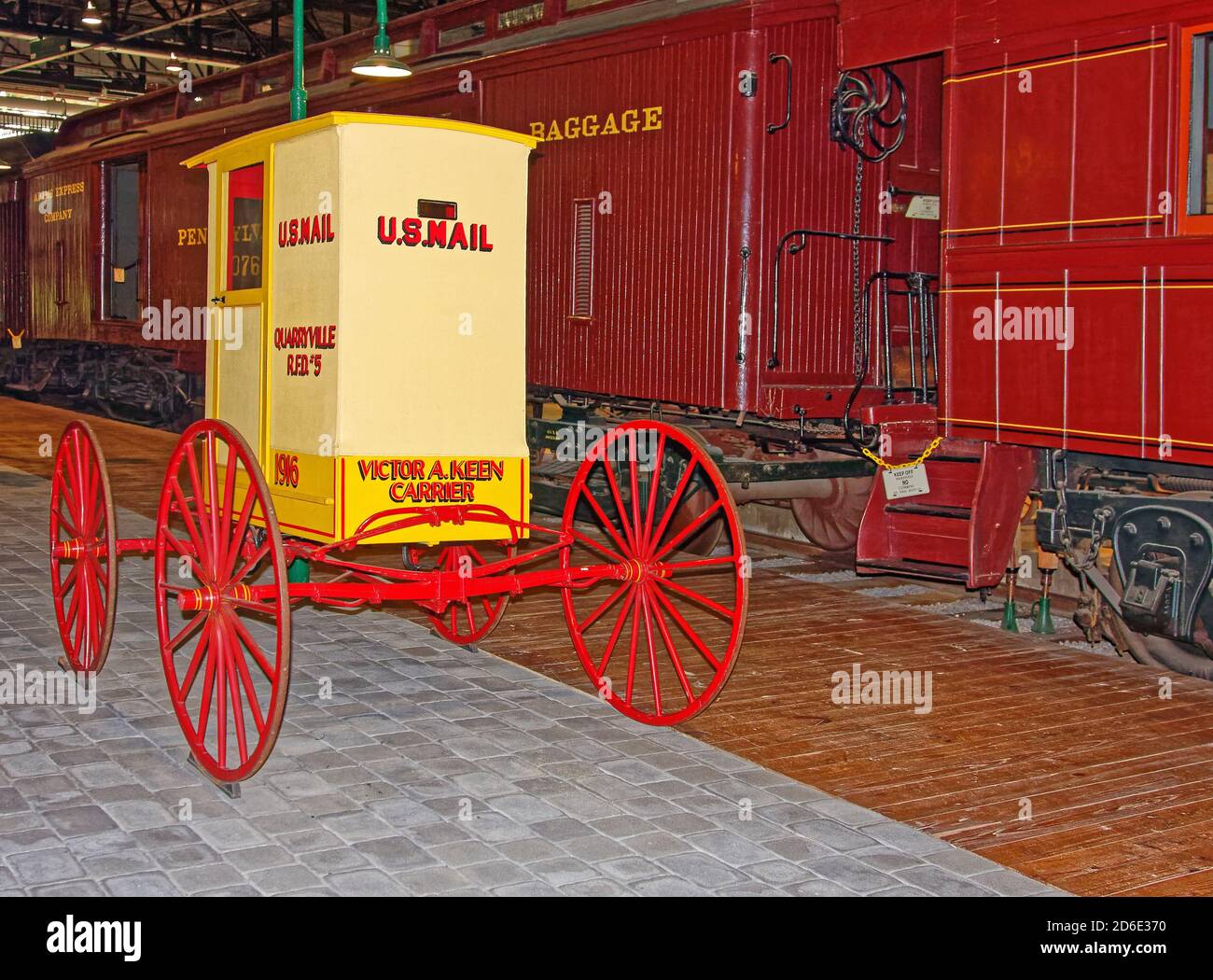 1916 U.S. Mail carriage, antique vehicle, yellow, large red metal