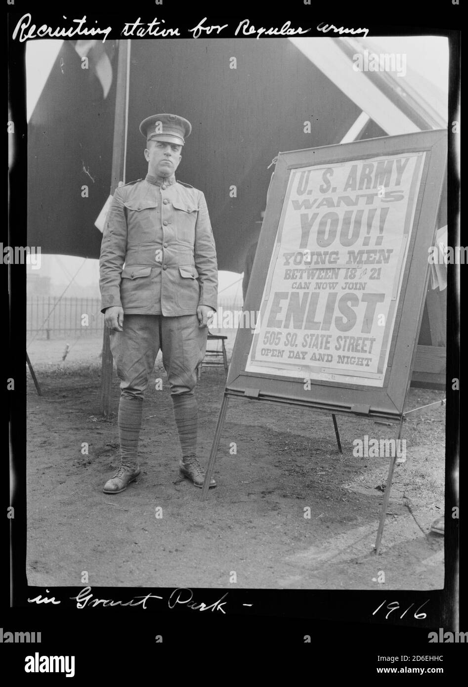 Army recruiting station in Grant Park after the return of the First Infantry from Mexico, Chicago, Illinois, 1916. Stock Photo