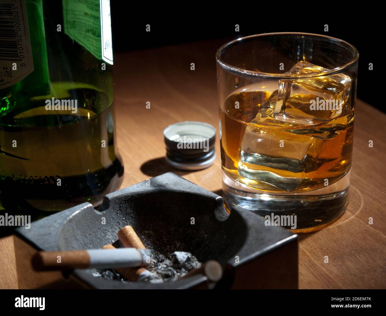 whiskey cigarettes Smoking drinking whiskey cigarettes hi-res stock photography and images