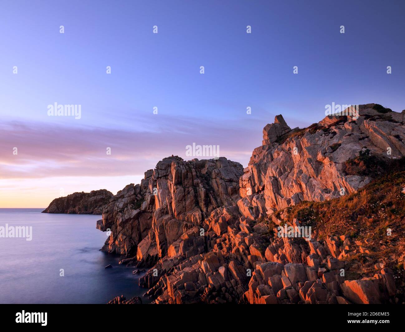 Atlantic ocean water rocky coast hi-res stock photography and images ...