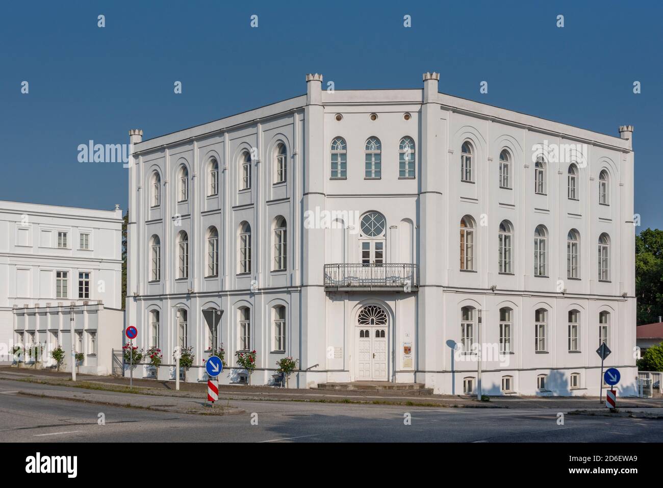 Germany, Mecklenburg-Western Pomerania, Putbus, administration building of the biosphere reserve Southeast Ruegen, stands at the Circus of the city Putbus, historical roundabout Stock Photo