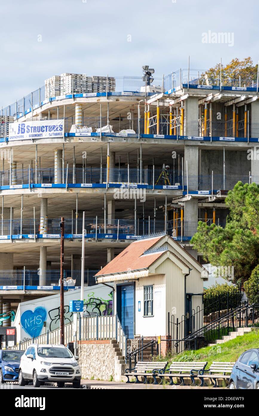 Construction work underway on Clifftown Shore property development on the site of the Esplanade music venue. Seafront homes. Overlooking Cliff Lift Stock Photo