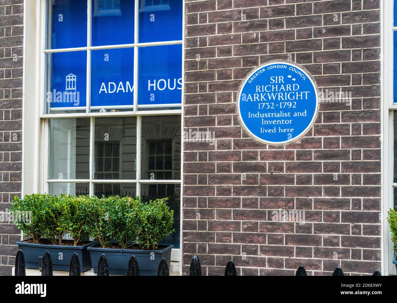 Sir Richard Arkwright Blue Plaque - SIR RICHARD ARKWRIGHT 1732-1792 Industrialist and Inventor lived here - 8 Adam Street Charing Cross London. Stock Photo