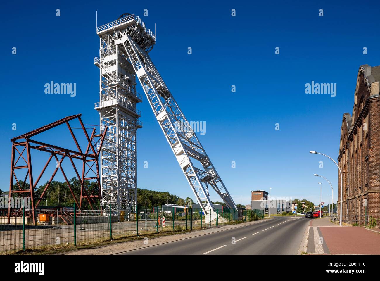 Deautschland, Dorsten-Hervest, Lippe, Ruhr area, Hohe Mark Westmuensterland Nature Park, Muensterland, Westphalia, North Rhine-Westphalia, North Rhine-Westphalia, former Fuerst Leopold 1/2 hard coal mine, Foerderturm 2, conversion to the Creativ Quartier Fuerst Leopold with trade and gastronomy *** Local Caption *** Stock Photo