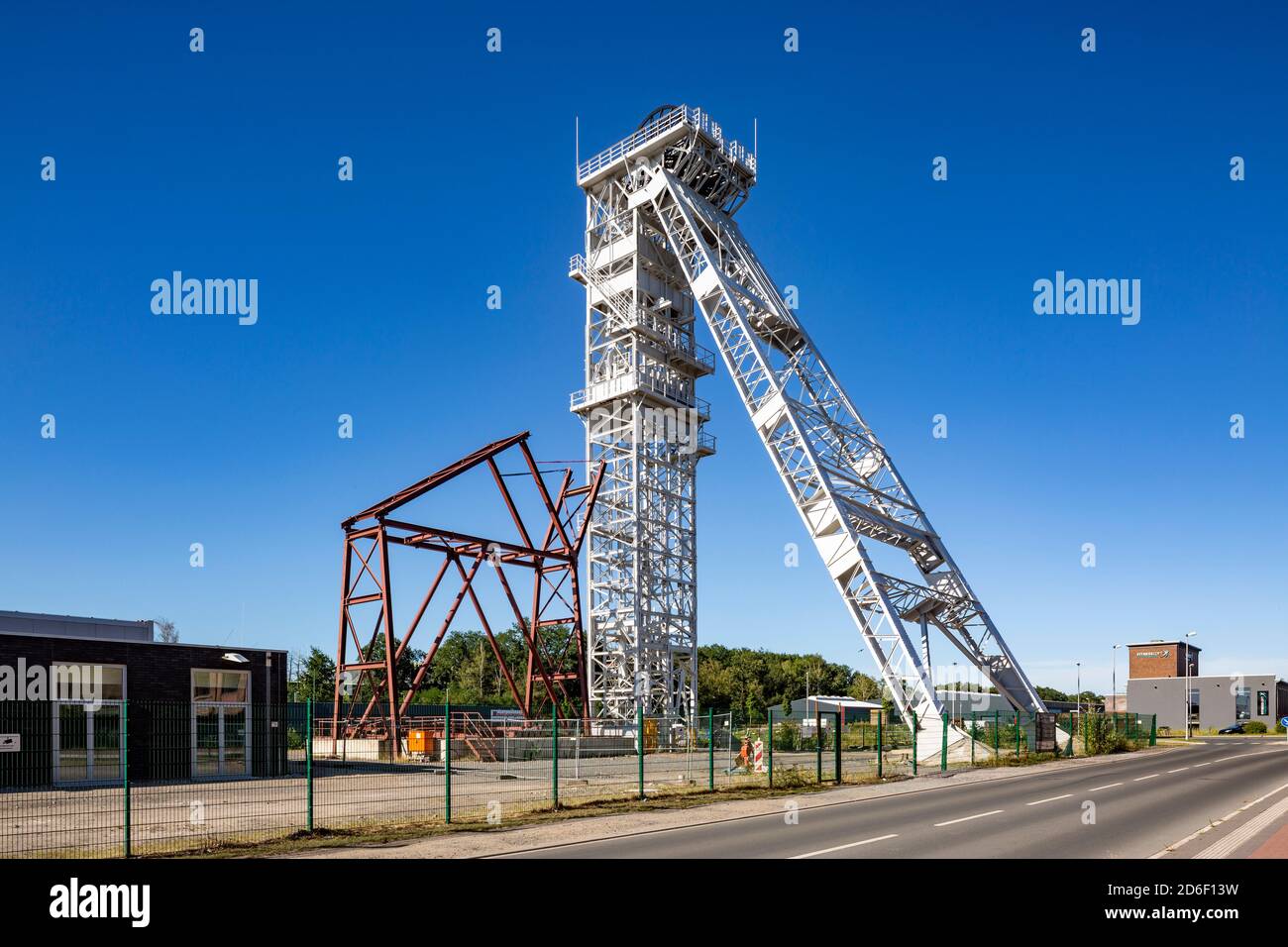 Deautschland, Dorsten-Hervest, Lippe, Ruhr area, Hohe Mark Westmuensterland Nature Park, Muensterland, Westphalia, North Rhine-Westphalia, North Rhine-Westphalia, former Fuerst Leopold 1/2 hard coal mine, Foerderturm 2, conversion to the Creativ Quartier Fuerst Leopold with trade and gastronomy *** Local Caption *** Stock Photo