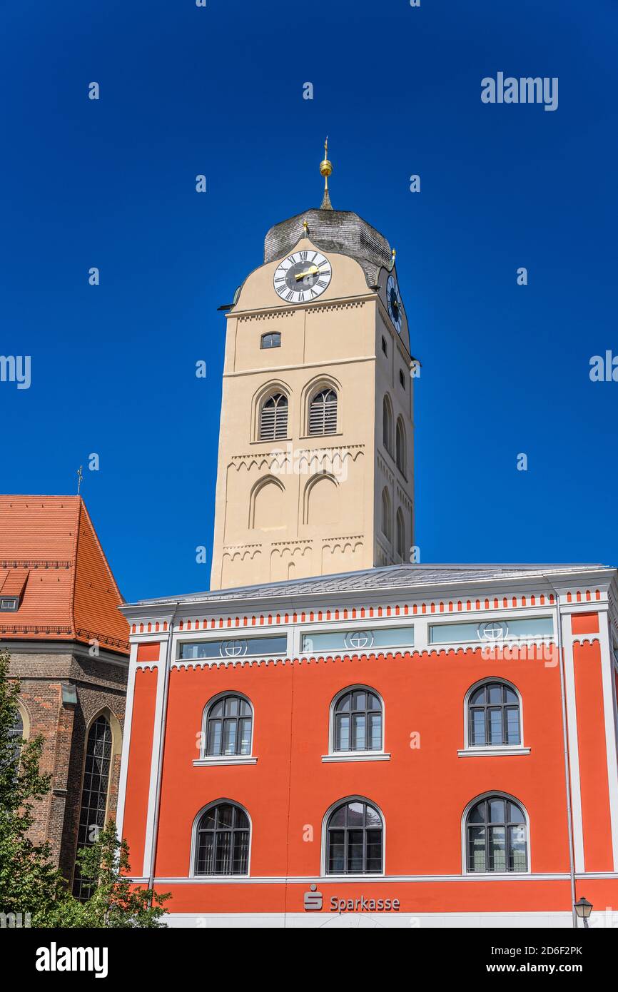 Germany, Bavaria, Upper Bavaria, Erding, Schrannenplatz, Schrannenhalle with city tower, bell tower of the city parish church St. Johann Stock Photo