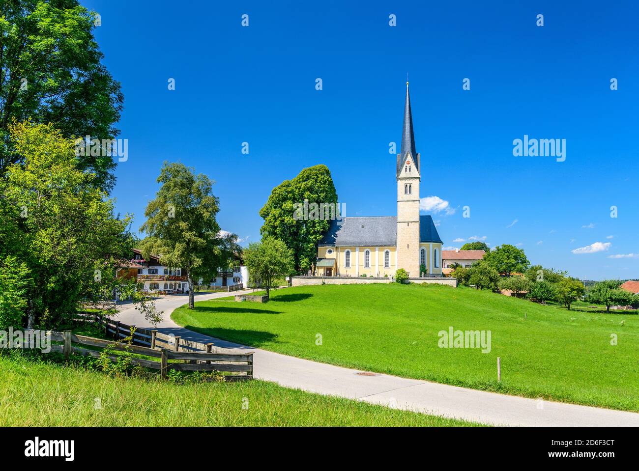 Germany, Bavaria, Upper Bavaria, Oberland, Irschenberg, district Reichersdorf, branch church St. Leonhard Stock Photo