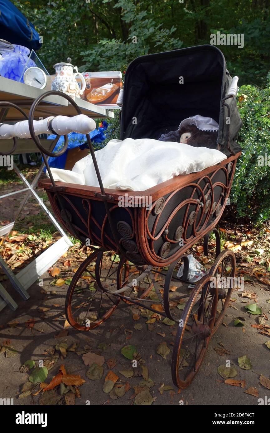 Kinderwagen High Resolution Stock Photography and Images - Alamy