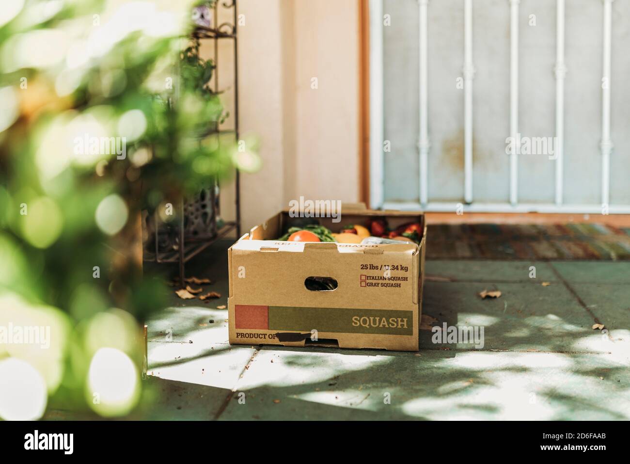 Csa Produce Box Example Csa box hi-res stock photography and images - Alamy