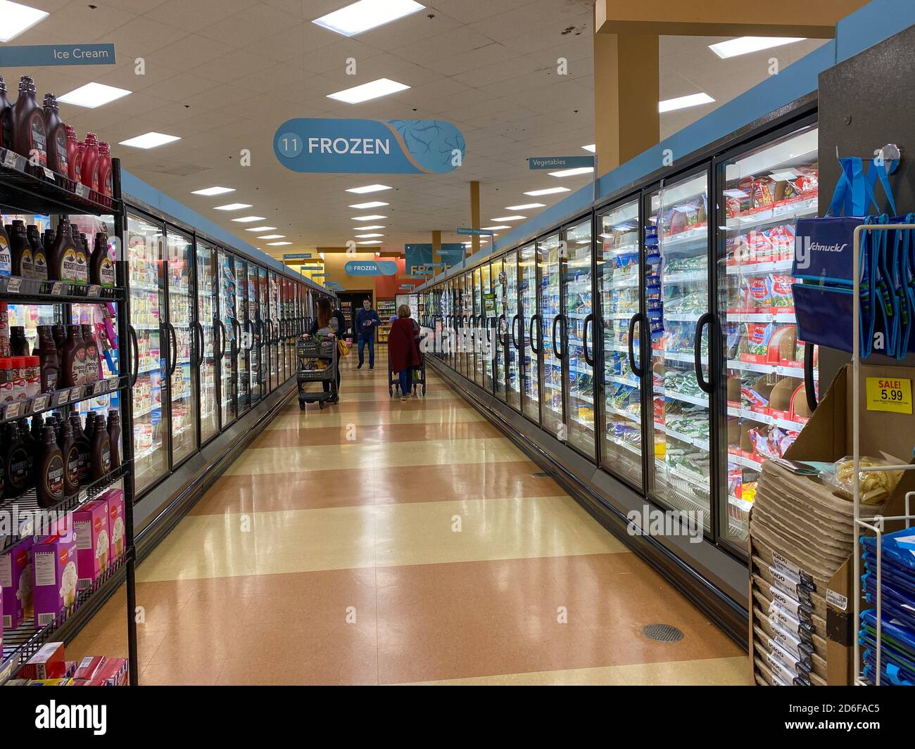 Springfield, IL/USA 10/2/20 The Frozen Foods aisle of a Schnucks