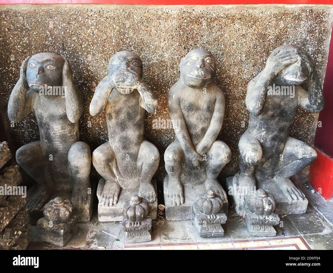The wise monkeys statue Stock Photo Alamy