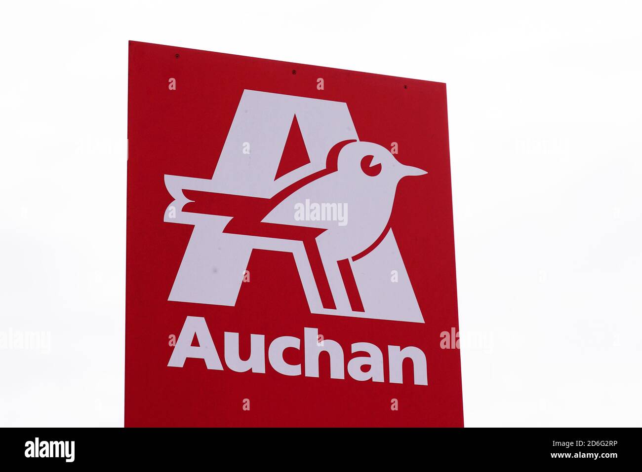 auchan logo high resolution stock photography and images alamy https www alamy com bordeaux aquitaine france 10 10 2020 auchan logo and red sign market store supermarket french grocery retailer shop image382669498 html