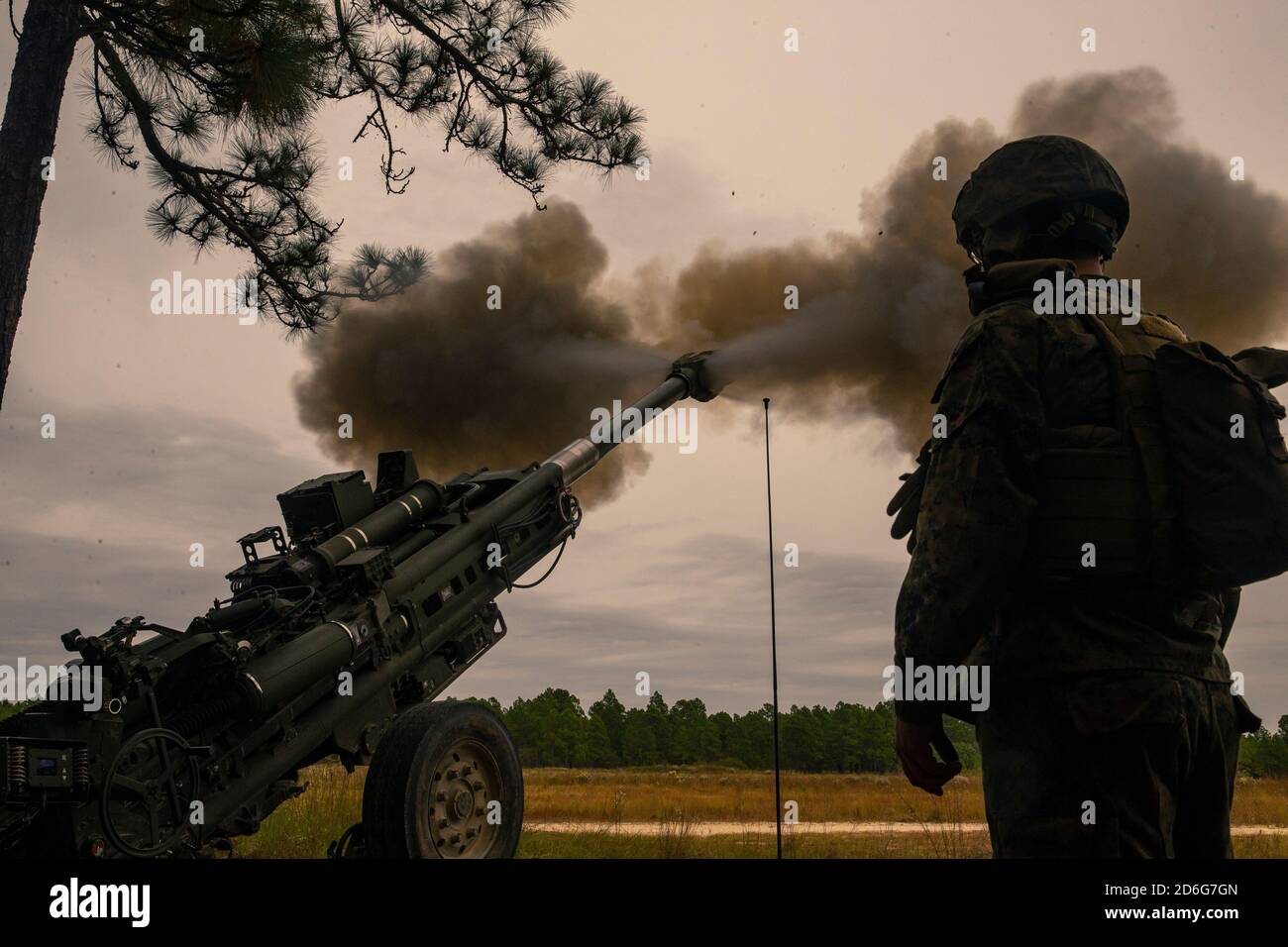 1 10 field artillery hi-res stock photography and images - Alamy