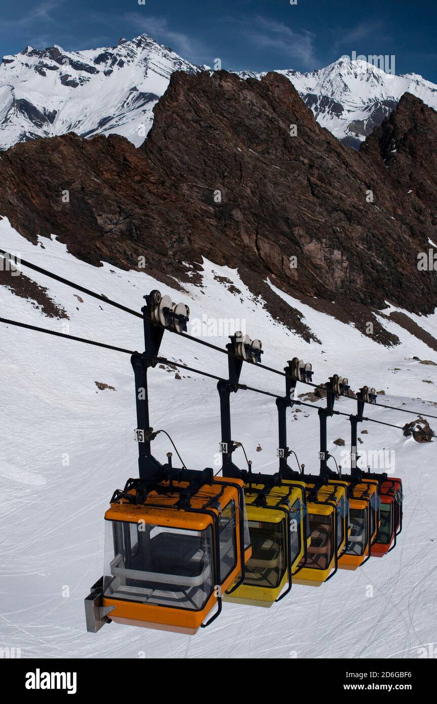 La grave- La Meije cable car, Les deux alpes resort in winter, mountains in  French alps, Rhone Alpes in France Europe Stock Photo - Alamy