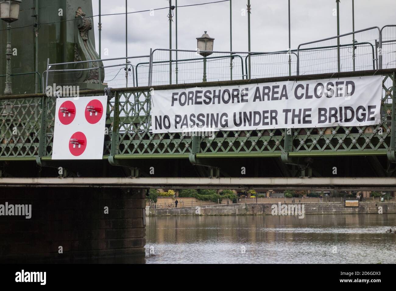 Hammersmith Bridge road closure in southwest London, UK Stock Photo Alamy