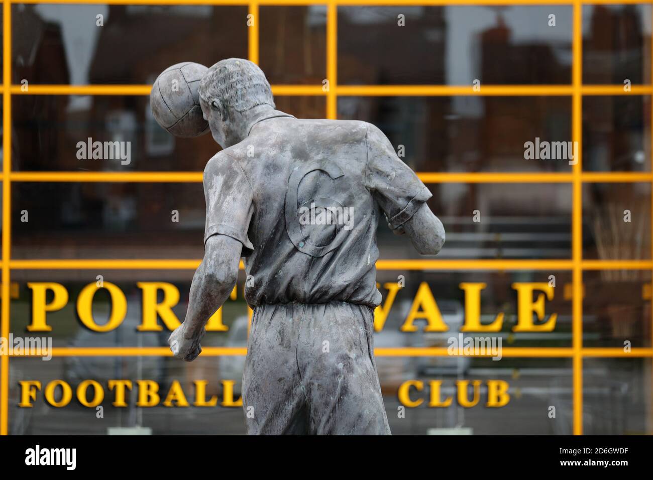 A general view of a statue of Phil Sproson before the Sky Bet League Two match at Vale Park, Stoke-on-Trent. Stock Photo