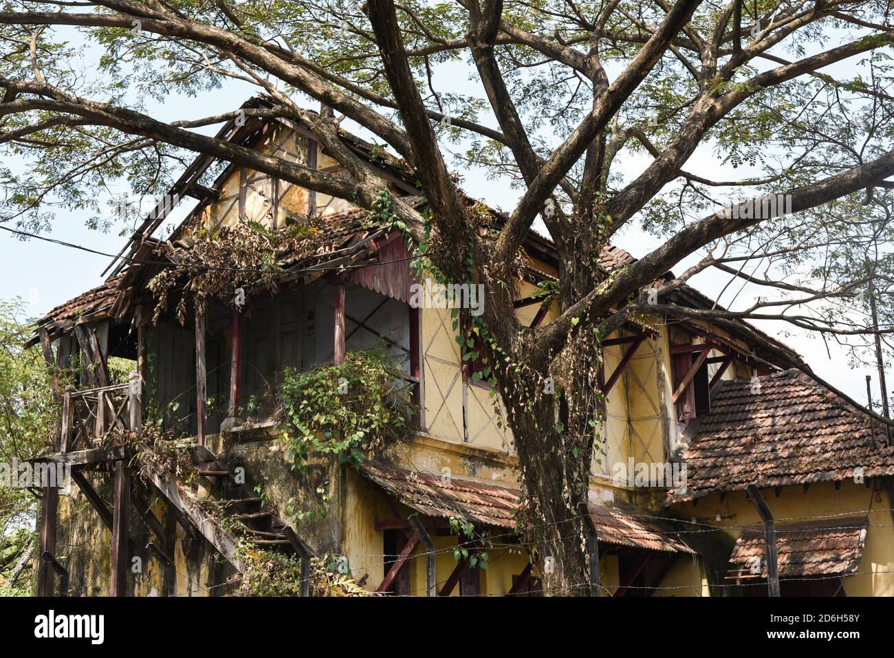 FORT KOCHI, INDIA people walking in Jew street with souvenir displayed
