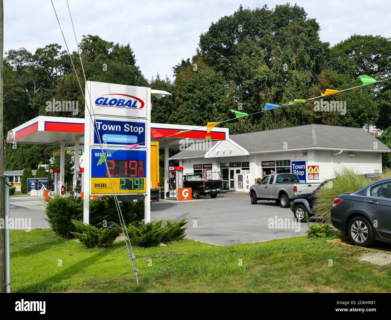 NORWALK, CT, USA-AUGUST 15, 2020: Global local gas station in Post Road 1 near exit 14 on I-95 Stock Photo