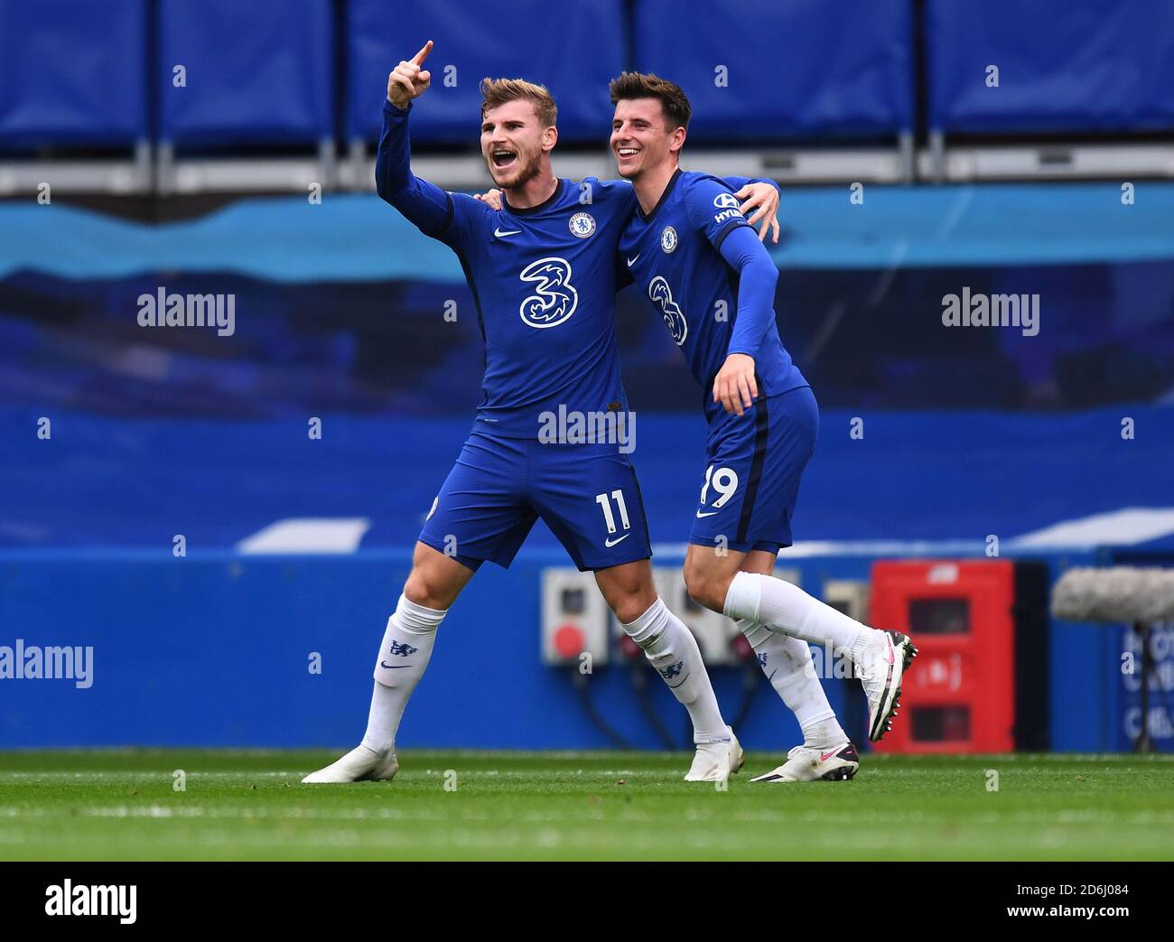 London, England, 17th Oct 2020  Timo Werner celebrates his goal with Mason Mount during the Premier League match at Stamford Bridge, London.  Chelsea v Southampton.  Premier League. Credit : Mark Pain / Alamy Live News Stock Photo