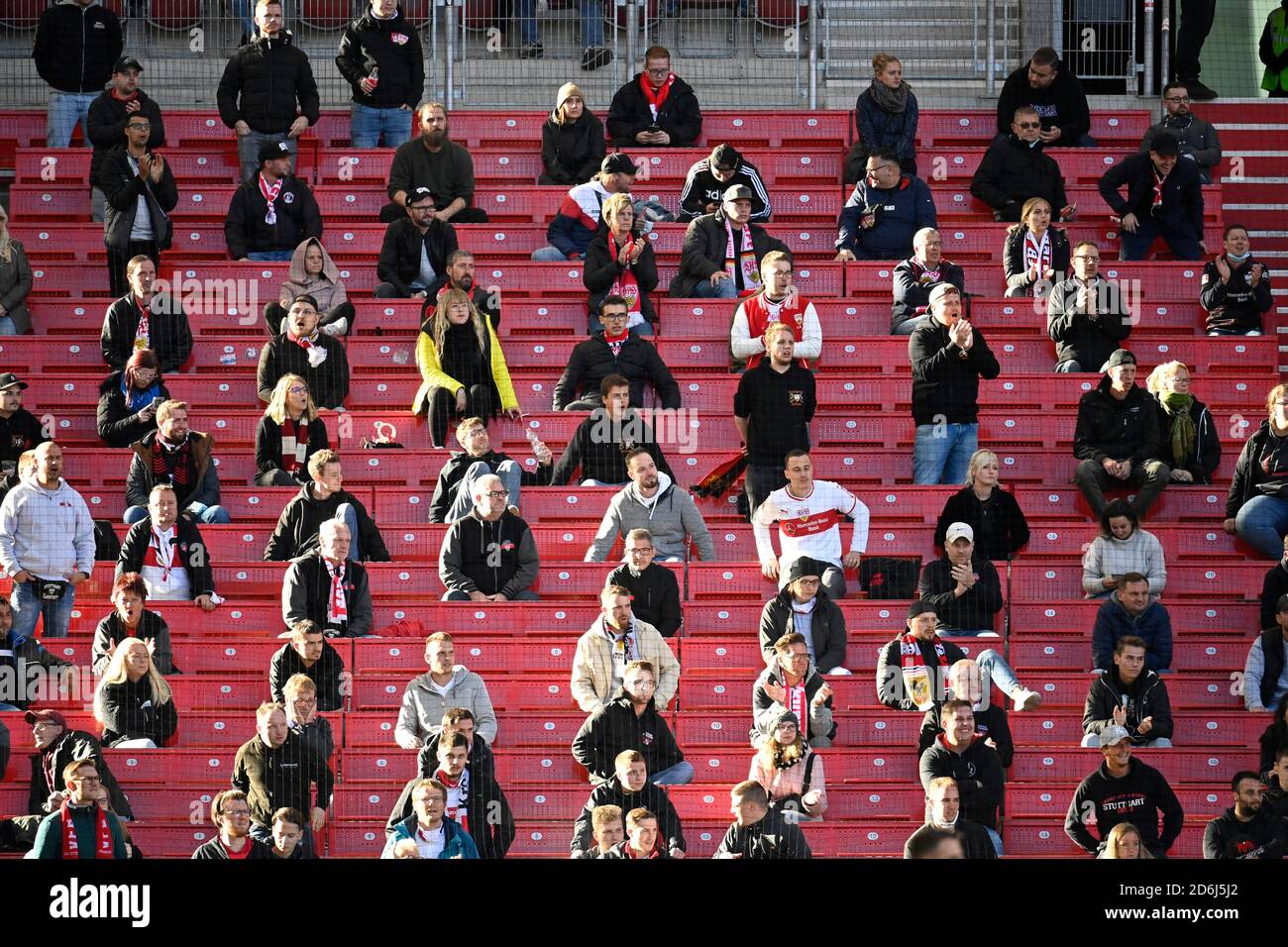 Implementation DFL hygiene concept, fans, spectators in the Bundesliga sit at a distance, VfB Stuttgart, Mercedes-Benz Arena, Corona crisis Stock Photo