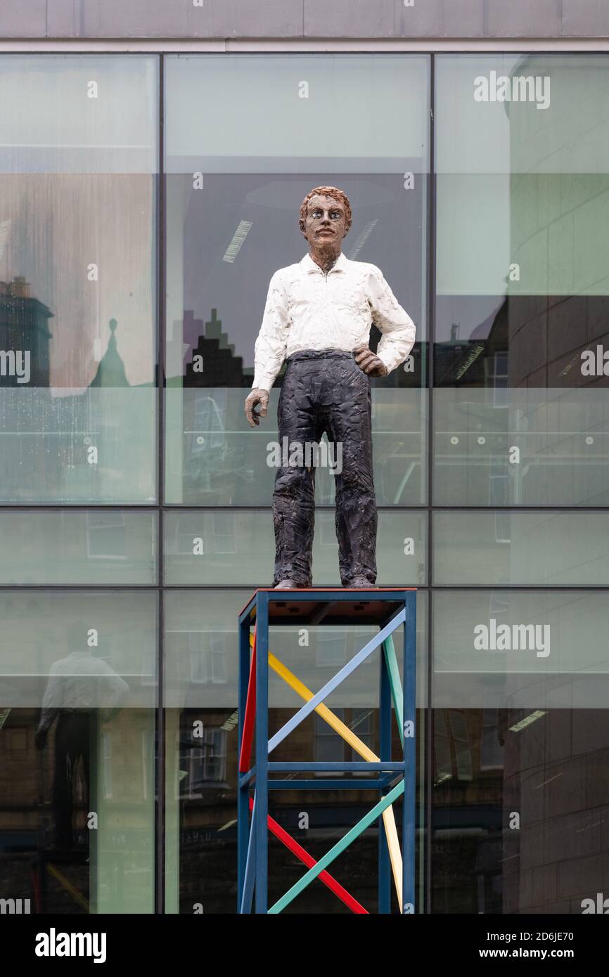 Statue outside entrance at edinburgh city council offices hires stock