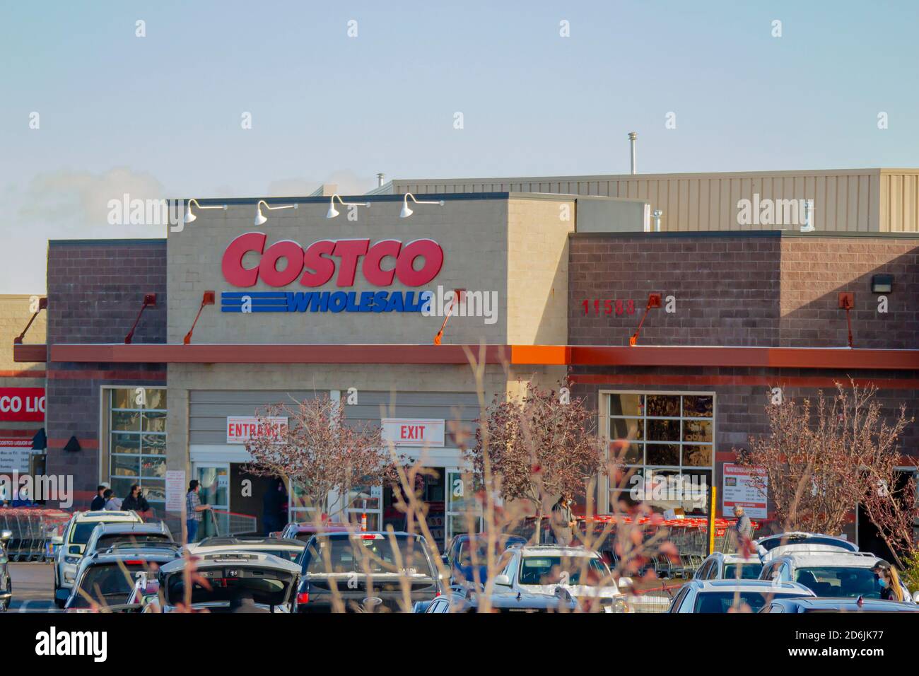 Membership only warehouse store hires stock photography and images Alamy