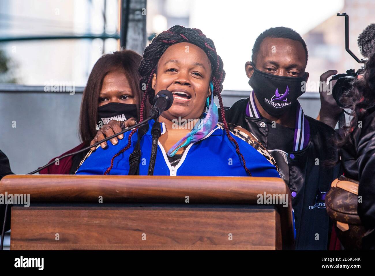 New York, United States. 17th Oct, 2020. Breonna Taylor's mother Tamika Palmer speaks during the National State of Emergency Get Out the Vote Rally organized by UntilFreedom in New York City. About 200 people attended the rally among them the Families of Breonna Taylor and Jacob Blake who encourage New Yorkers to vote. Credit: SOPA Images Limited/Alamy Live News Stock Photo